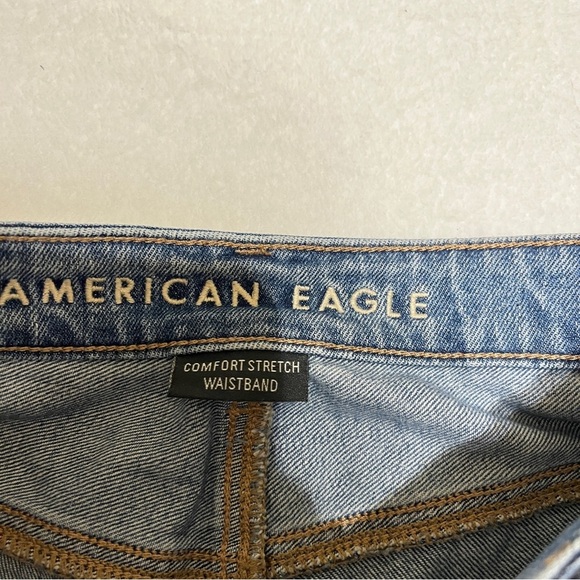 American Eagle Women's Comfort Stretch Waistband Distressed Mom Jean Size 2 Reg. - Picture 9 of 16